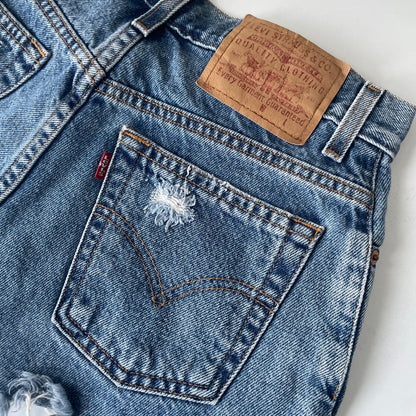 Vintage Y2K Levi’s Daisy Duke Distressed Cutoff Shorts
